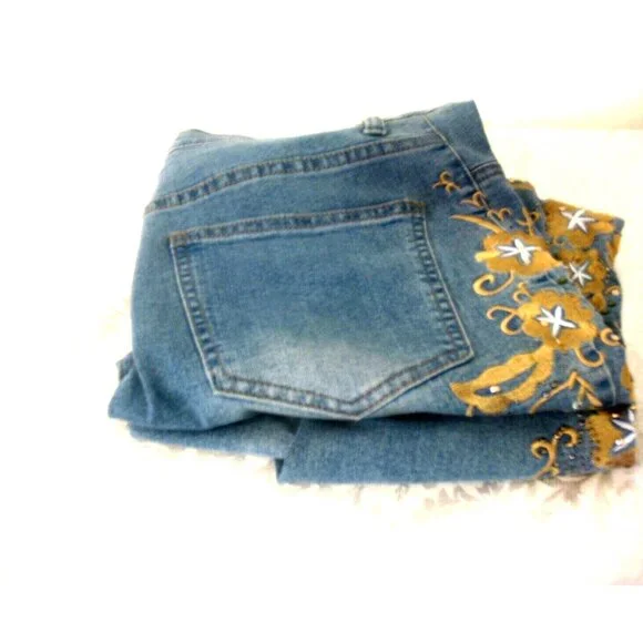 Women's Venus Blue Denim Embellished Embroidered Distressed Jeans Sz 8 - Picture 2 of 14